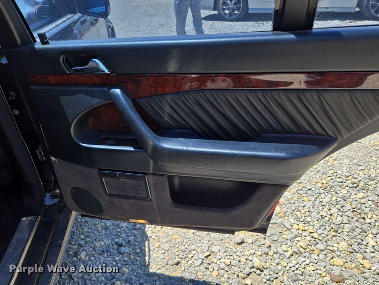 image for item EN8211 1996 Mercedes-Benz  S420 