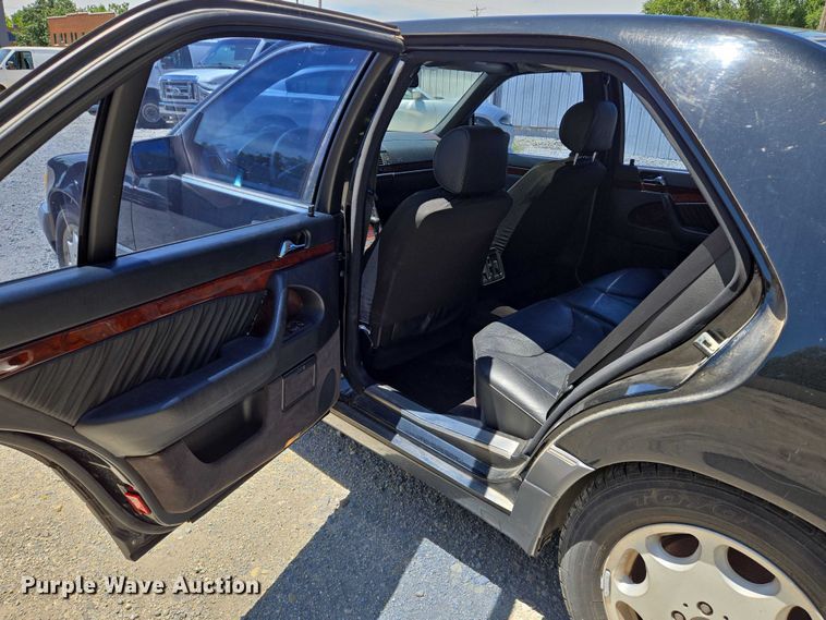 image for item EN8211 1996 Mercedes-Benz  S420 