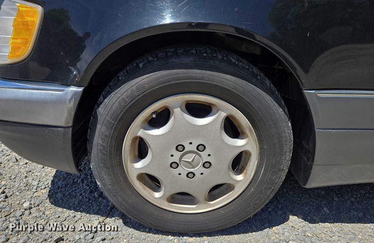 image for item EN8211 1996 Mercedes-Benz  S420 