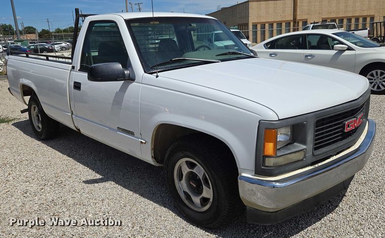 image for item EN8212 1996 GMC Sierra C1500 pickup truck