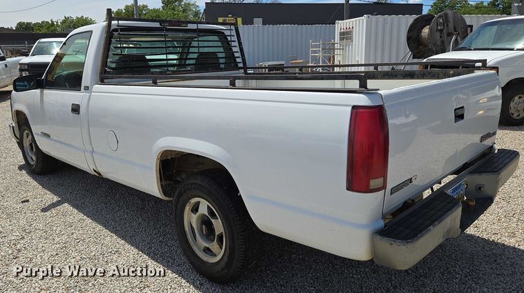 image for item EN8212 1996 GMC Sierra C1500 pickup truck