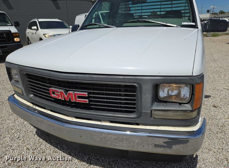image for item EN8212 1996 GMC Sierra C1500 pickup truck