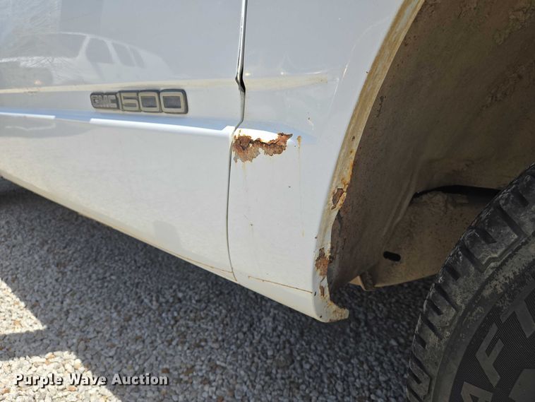 image for item EN8212 1996 GMC Sierra C1500 pickup truck