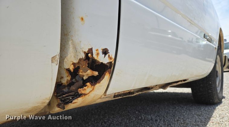 image for item EN8212 1996 GMC Sierra C1500 pickup truck