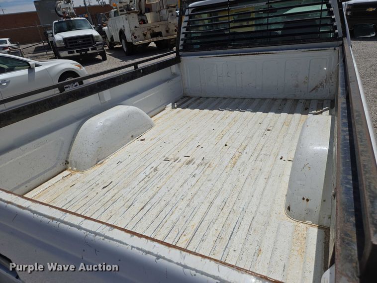 image for item EN8212 1996 GMC Sierra C1500 pickup truck