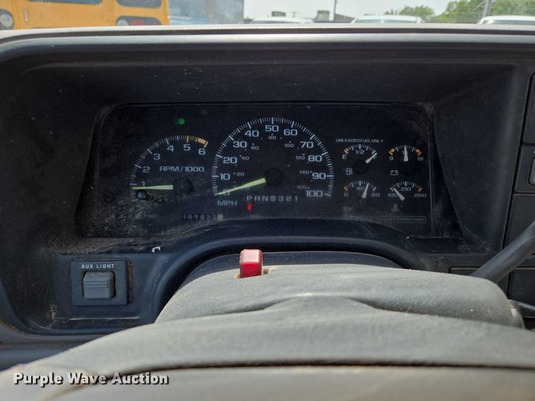 image for item EN8212 1996 GMC Sierra C1500 pickup truck