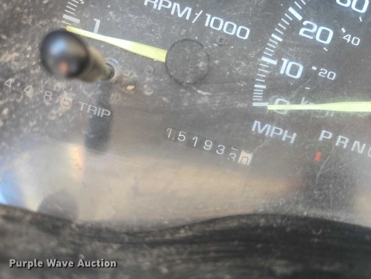 image for item EN8212 1996 GMC Sierra C1500 pickup truck