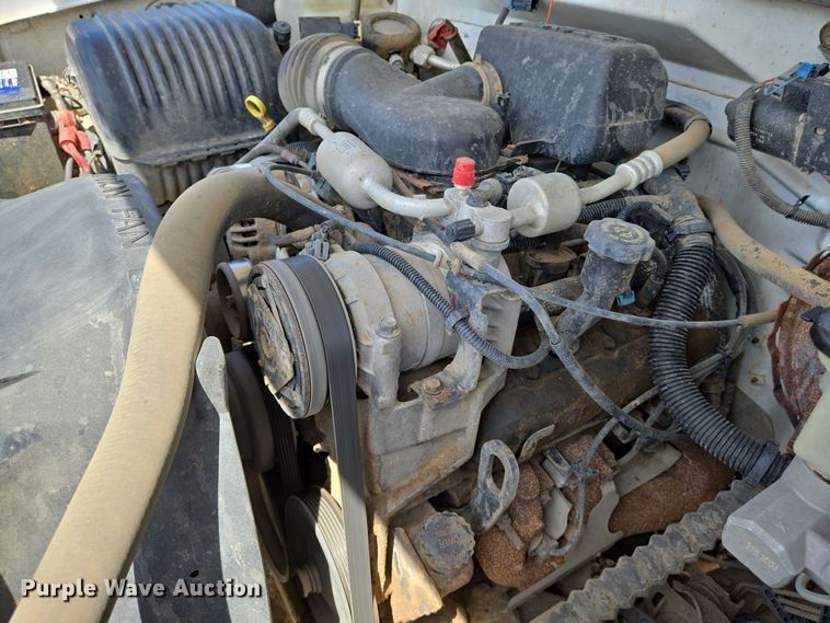 image for item EN8212 1996 GMC Sierra C1500 pickup truck