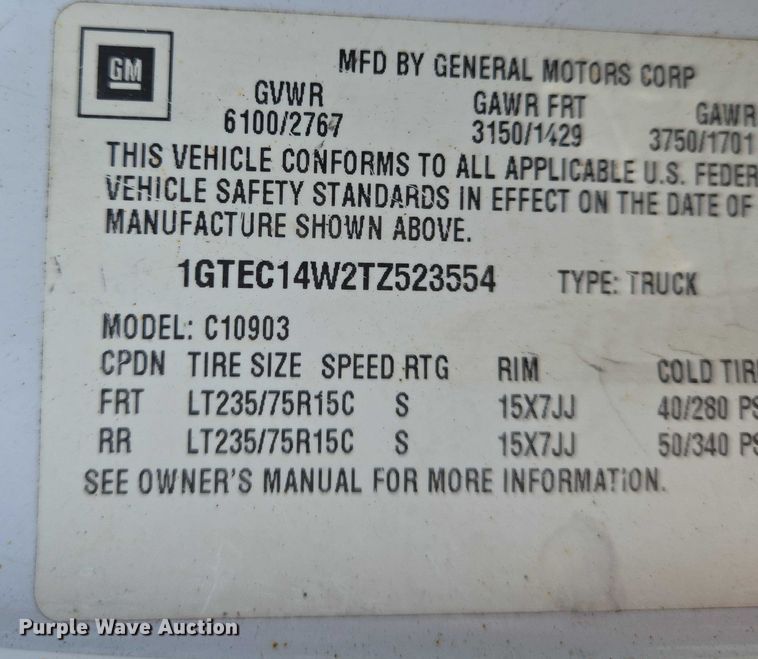 image for item EN8212 1996 GMC Sierra C1500 pickup truck