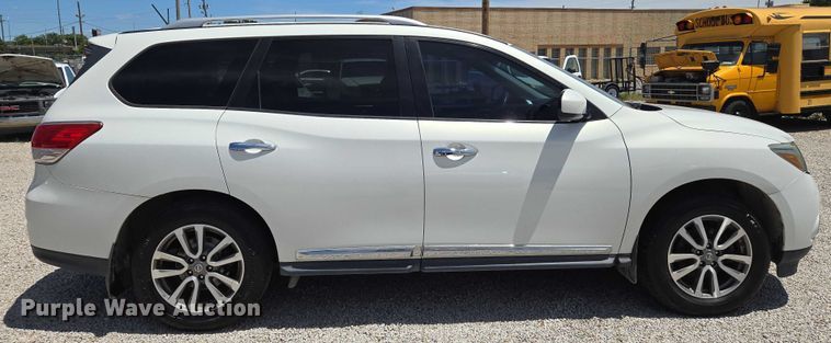 image for item EN8214 2013 Nissan Pathfinder SUV