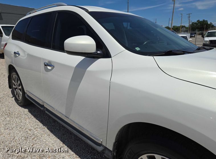 image for item EN8214 2013 Nissan Pathfinder SUV