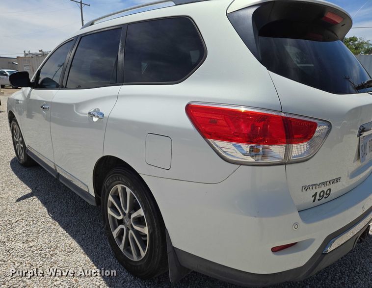 image for item EN8214 2013 Nissan Pathfinder SUV