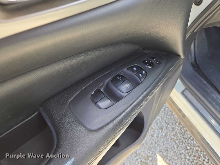 image for item EN8214 2013 Nissan Pathfinder SUV