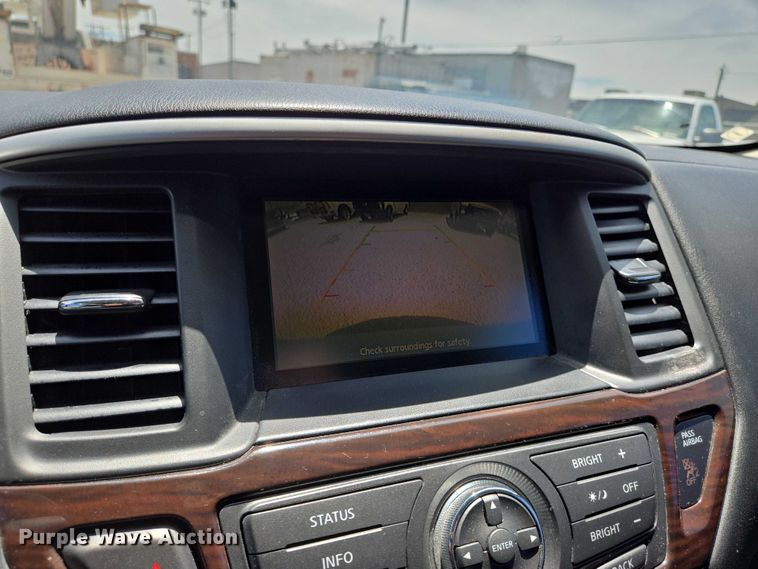 image for item EN8214 2013 Nissan Pathfinder SUV