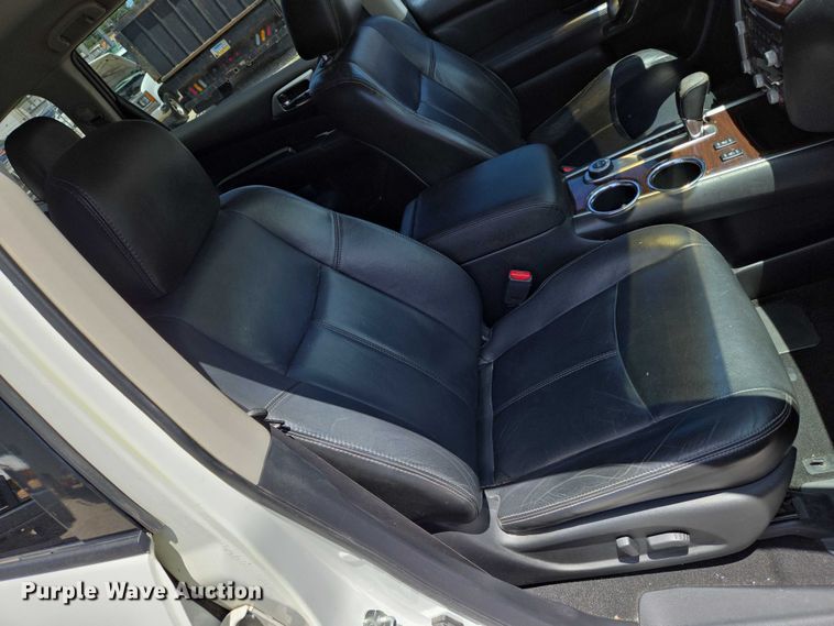 image for item EN8214 2013 Nissan Pathfinder SUV