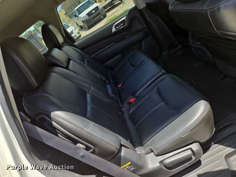 image for item EN8214 2013 Nissan Pathfinder SUV