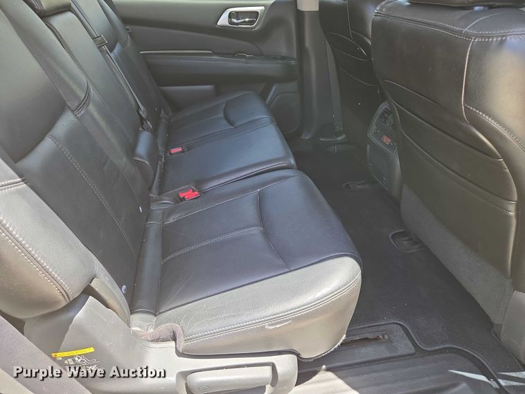 image for item EN8214 2013 Nissan Pathfinder SUV