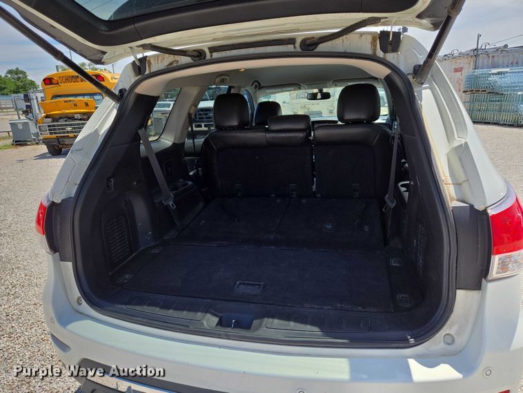 image for item EN8214 2013 Nissan Pathfinder SUV