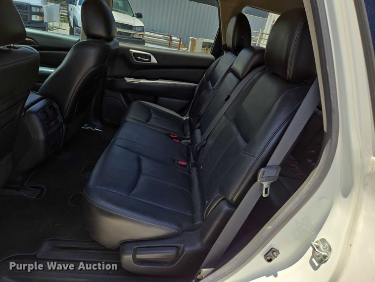 image for item EN8214 2013 Nissan Pathfinder SUV