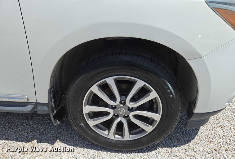 image for item EN8214 2013 Nissan Pathfinder SUV