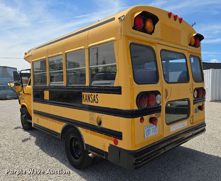 image for item EN8218 1996 Blue Bird school bus