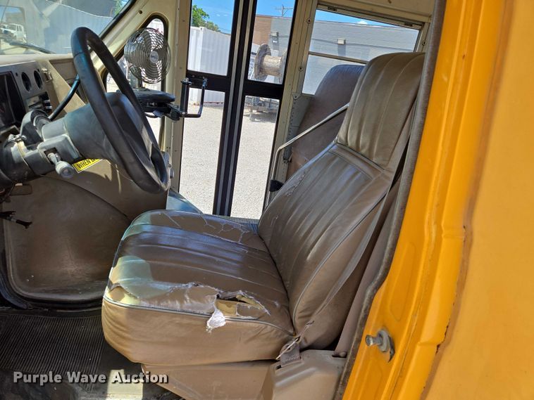 image for item EN8218 1996 Blue Bird school bus