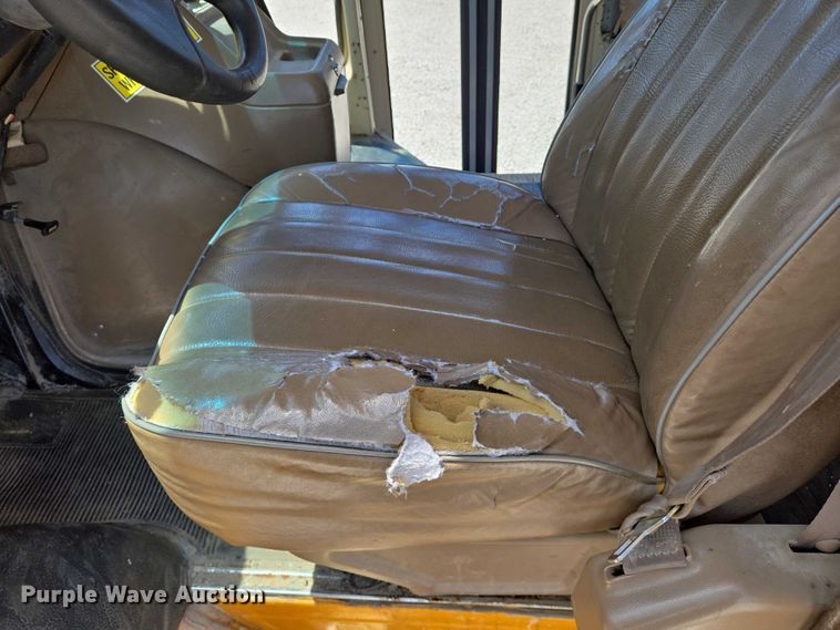 image for item EN8218 1996 Blue Bird school bus