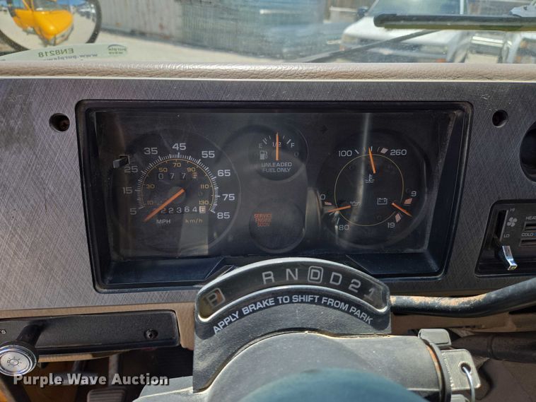 image for item EN8218 1996 Blue Bird school bus