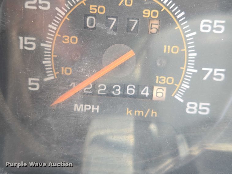 image for item EN8218 1996 Blue Bird school bus