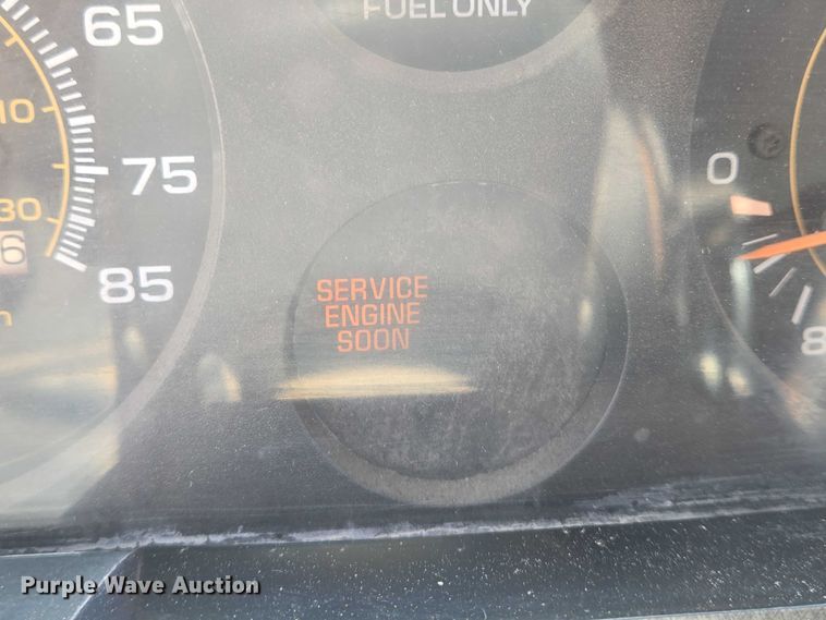 image for item EN8218 1996 Blue Bird school bus