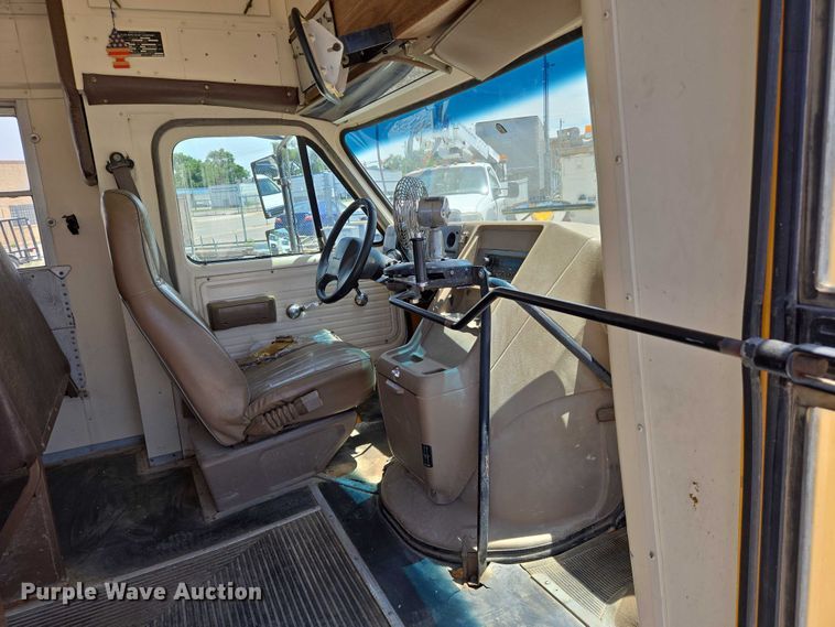 image for item EN8218 1996 Blue Bird school bus