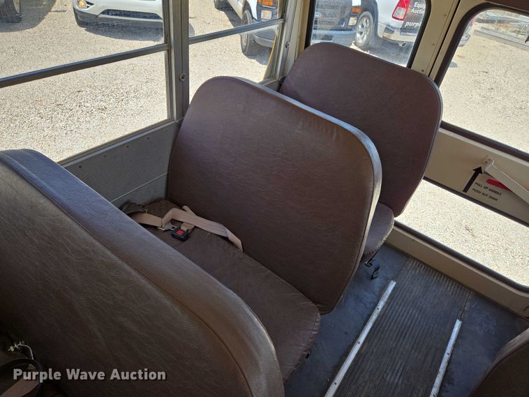 image for item EN8218 1996 Blue Bird school bus