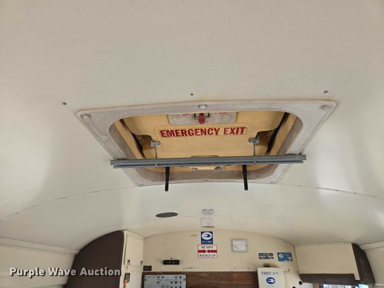 image for item EN8218 1996 Blue Bird school bus