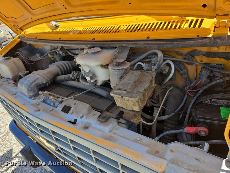 image for item EN8218 1996 Blue Bird school bus