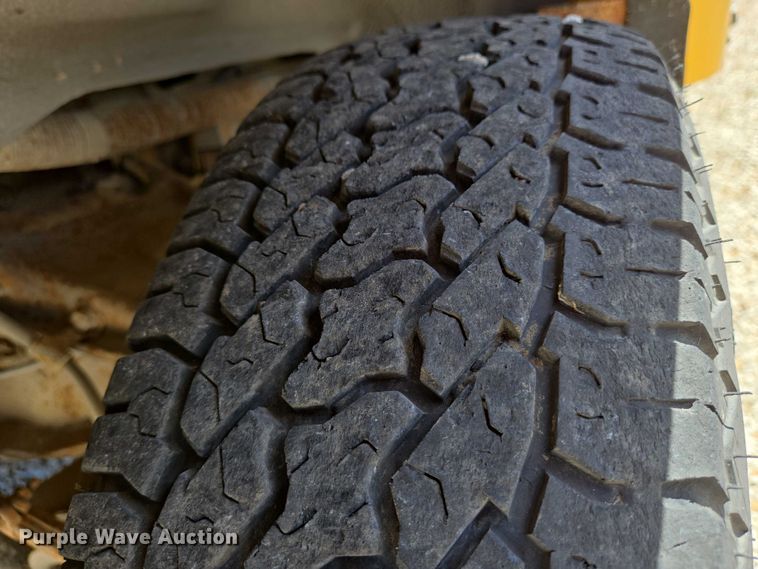 image for item EN8218 1996 Blue Bird school bus