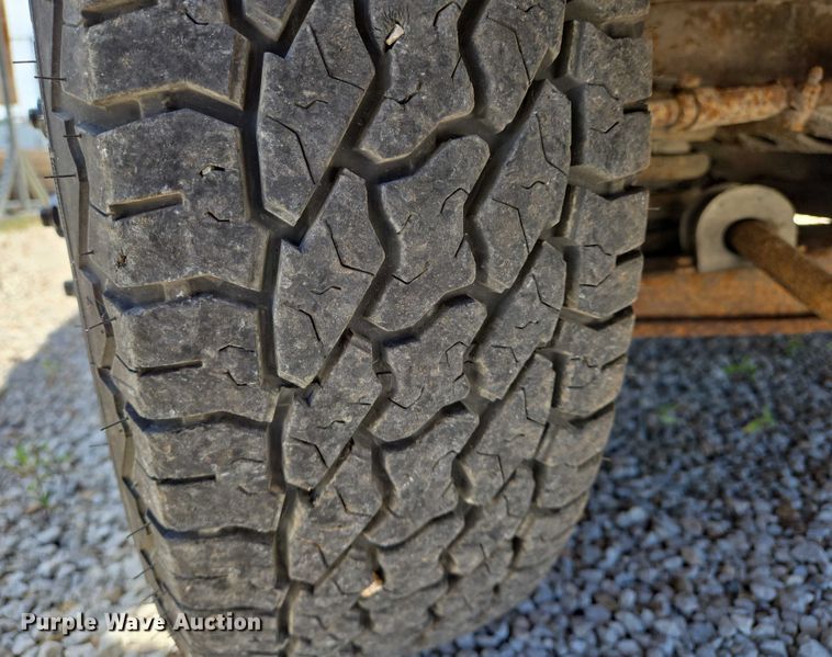 image for item EN8218 1996 Blue Bird school bus