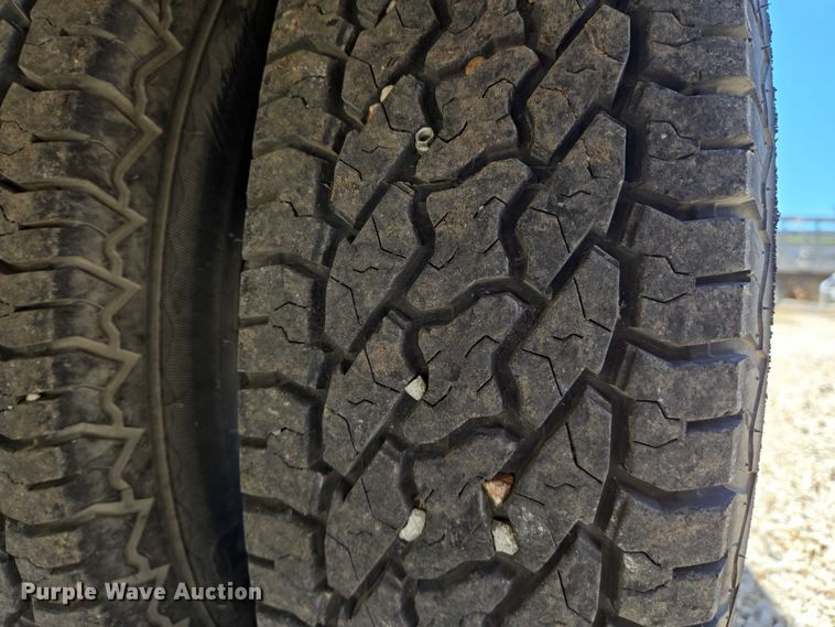 image for item EN8218 1996 Blue Bird school bus