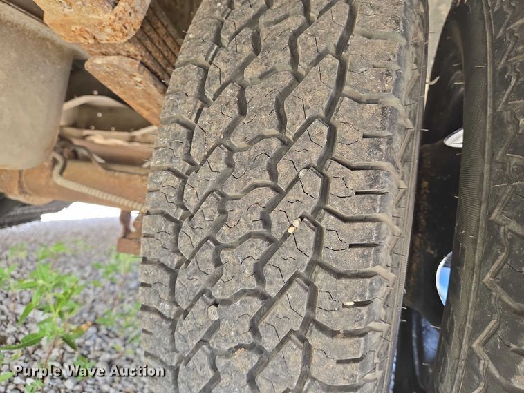 image for item EN8218 1996 Blue Bird school bus