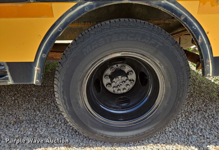 image for item EN8218 1996 Blue Bird school bus