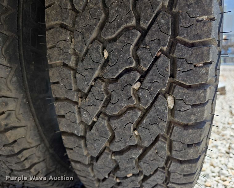 image for item EN8218 1996 Blue Bird school bus