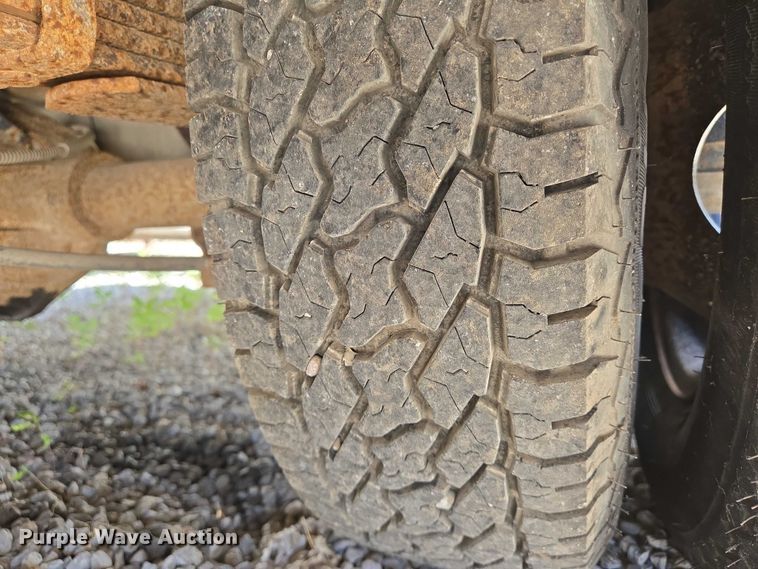 image for item EN8218 1996 Blue Bird school bus