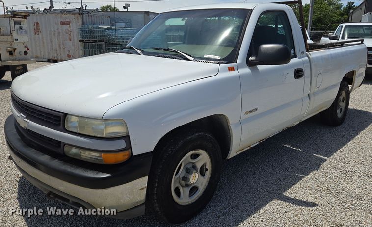 image for item EN8219 1999 Chevrolet Silverado 1500 pickup truck