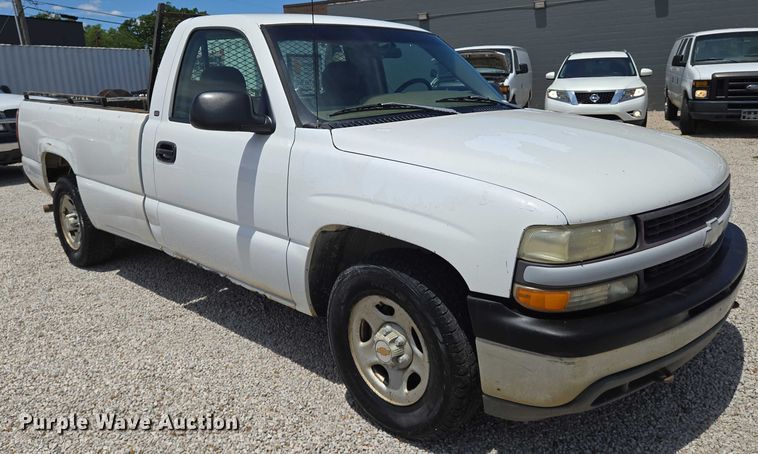 image for item EN8219 1999 Chevrolet Silverado 1500 pickup truck