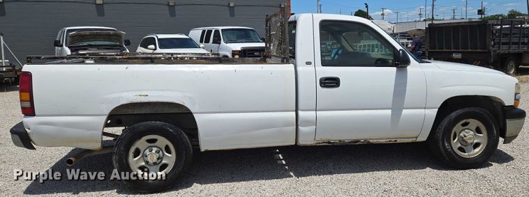 image for item EN8219 1999 Chevrolet Silverado 1500 pickup truck