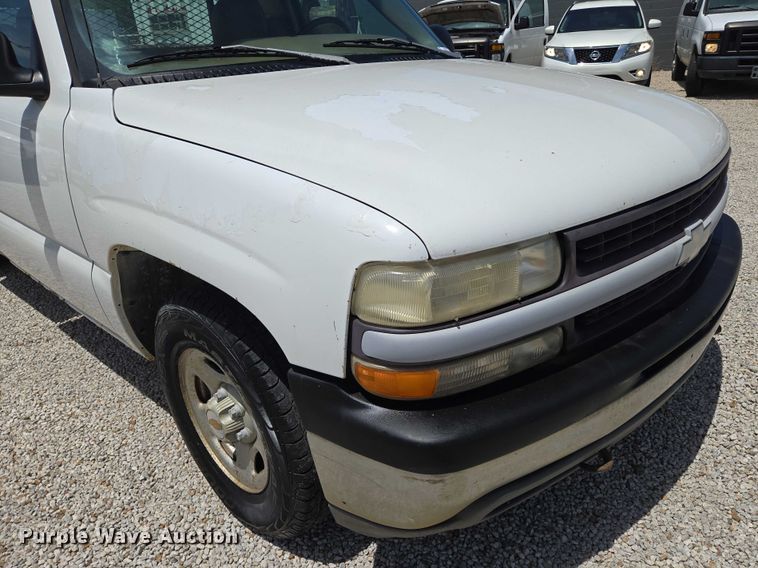 image for item EN8219 1999 Chevrolet Silverado 1500 pickup truck