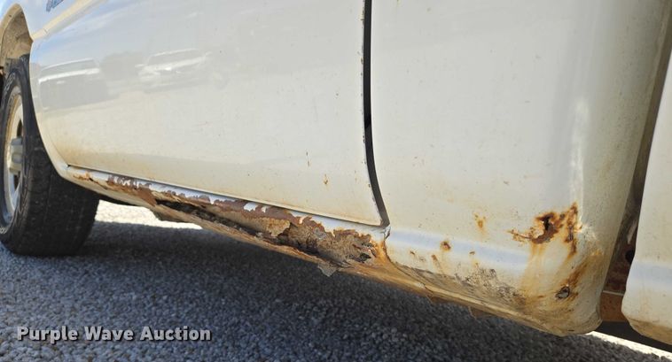 image for item EN8219 1999 Chevrolet Silverado 1500 pickup truck