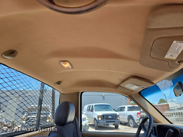 image for item EN8219 1999 Chevrolet Silverado 1500 pickup truck