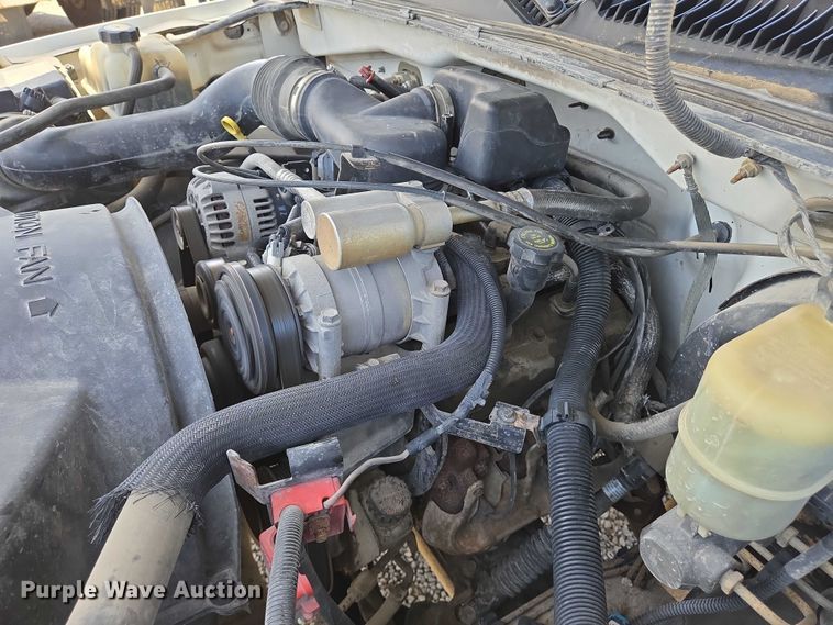 image for item EN8219 1999 Chevrolet Silverado 1500 pickup truck