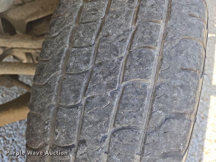 image for item EN8219 1999 Chevrolet Silverado 1500 pickup truck