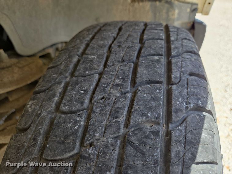 image for item EN8219 1999 Chevrolet Silverado 1500 pickup truck